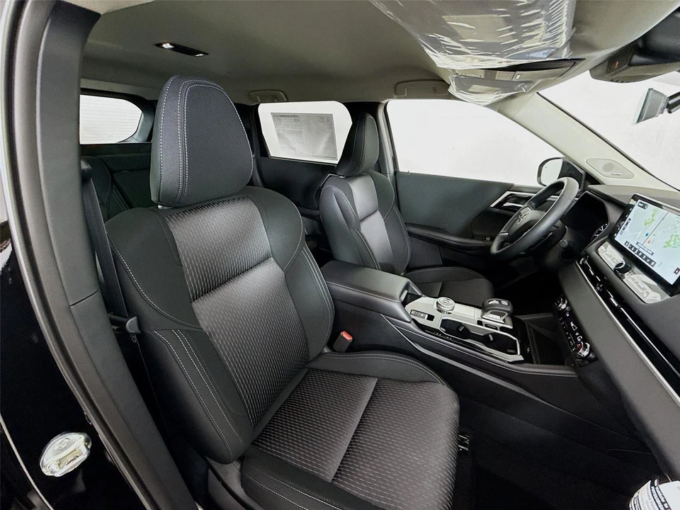 2026 Mitsubishi Outlander - Image 19 of 21