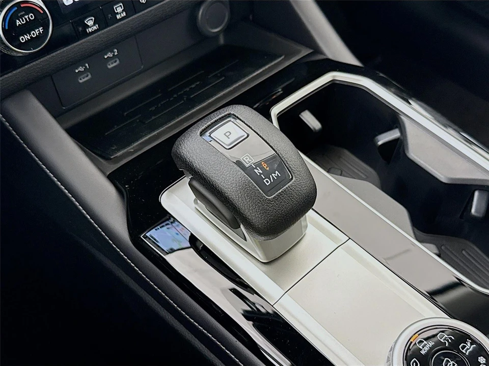 2026 Mitsubishi Outlander - Image 14 of 21