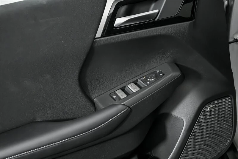 2026 Mitsubishi Outlander - Image 11 of 21