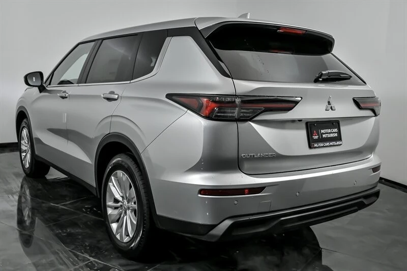 2026 Mitsubishi Outlander - Image 7 of 21