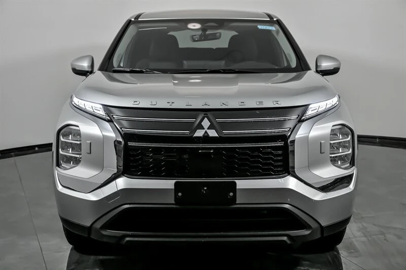 2026 Mitsubishi Outlander - Image 4 of 21