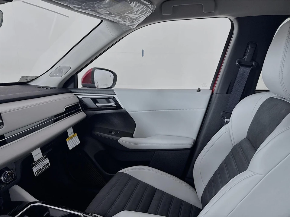 2026 Mitsubishi Outlander - Image 20 of 21