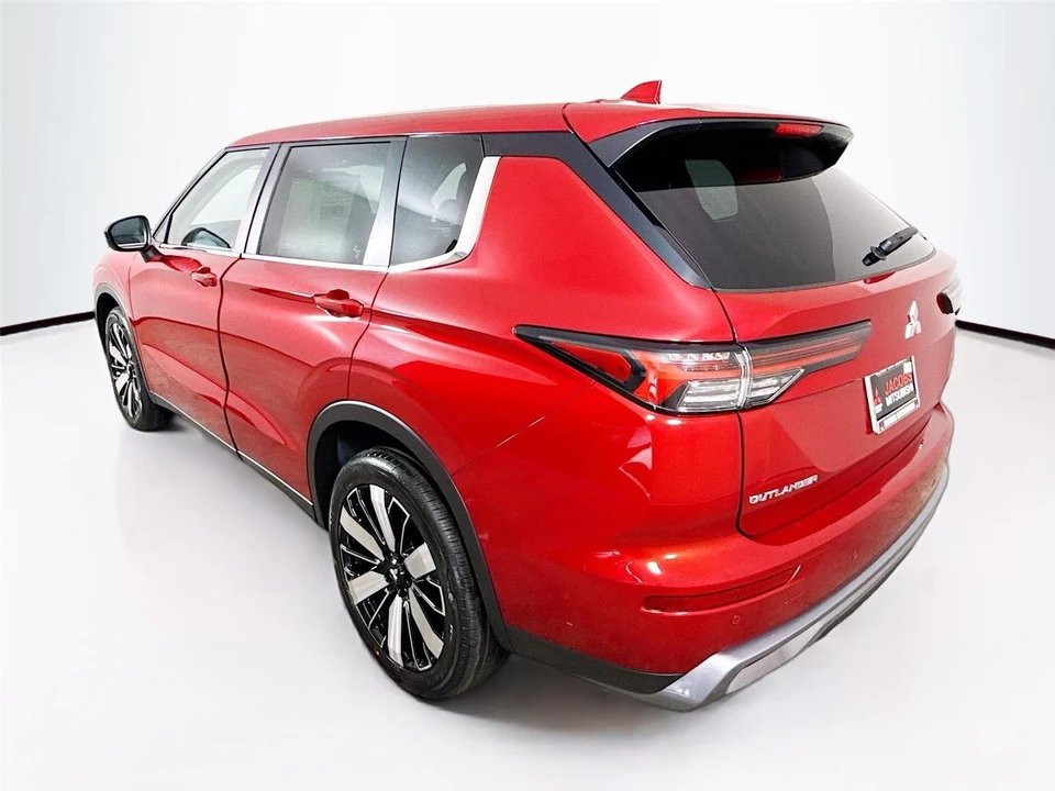 2026 Mitsubishi Outlander - Image 5 of 21
