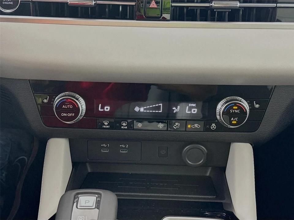 2026 Mitsubishi Outlander - Image 15 of 21