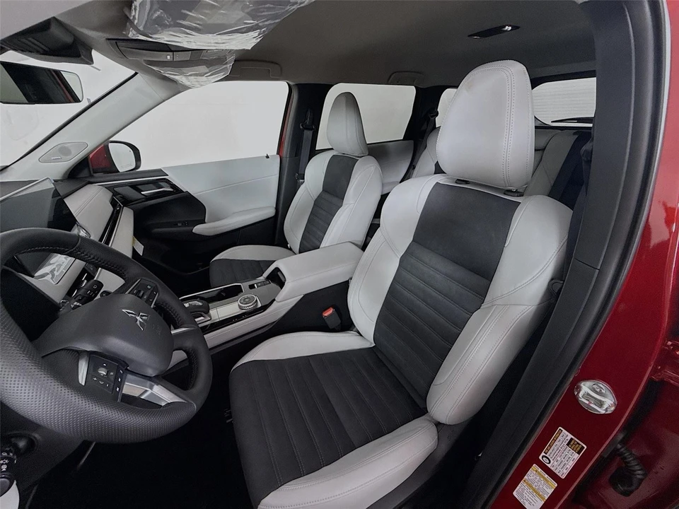 2026 Mitsubishi Outlander - Image 18 of 21