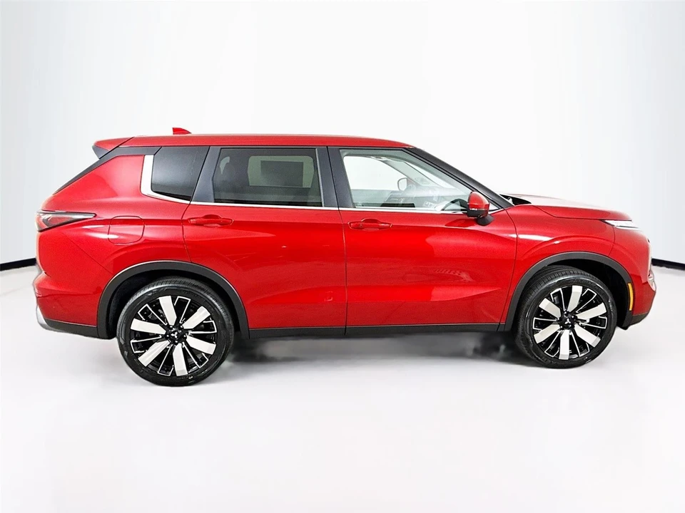 2026 Mitsubishi Outlander - Image 8 of 21