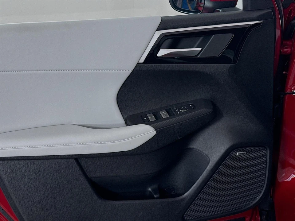 2026 Mitsubishi Outlander - Image 17 of 21
