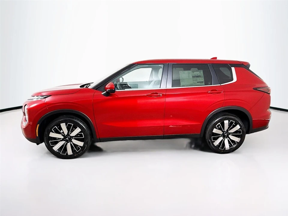2026 Mitsubishi Outlander - Image 7 of 21