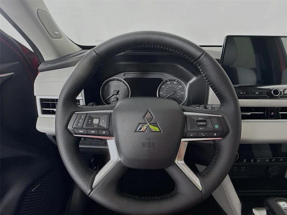 2026 Mitsubishi Outlander - Image 11 of 21