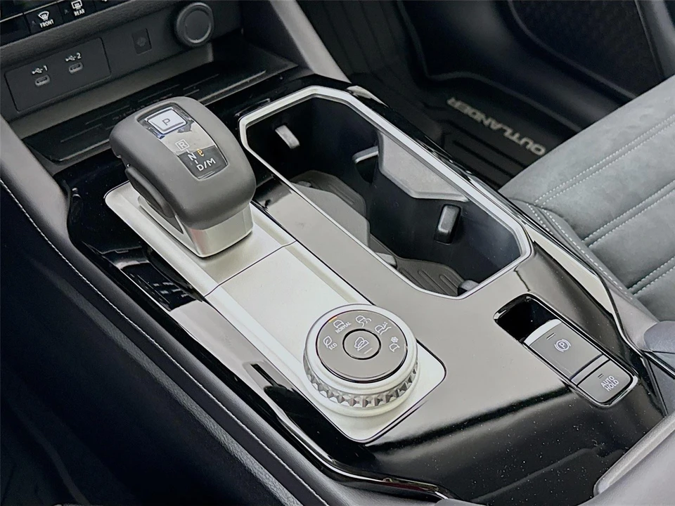2026 Mitsubishi Outlander - Image 16 of 21