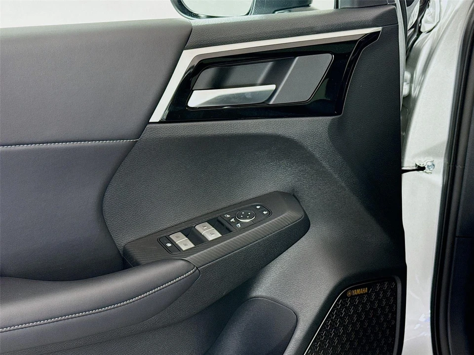 2026 Mitsubishi Outlander - Image 17 of 21