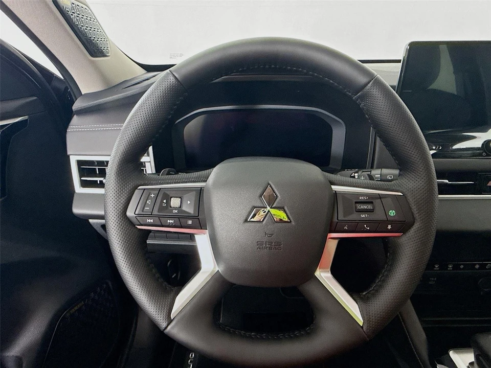 2026 Mitsubishi Outlander - Image 3 of 21