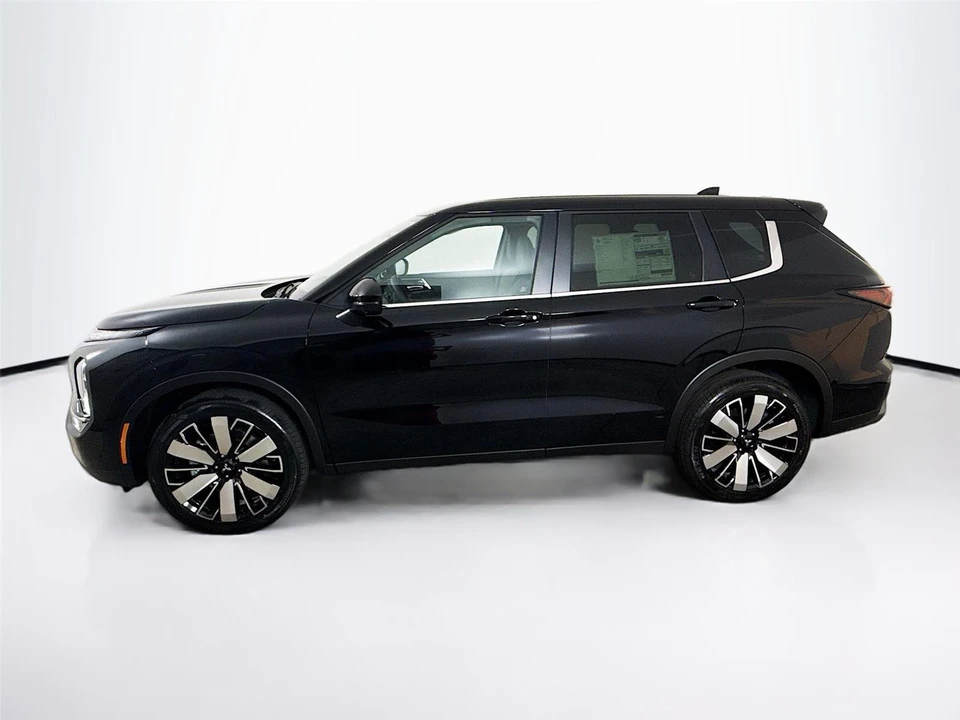 2026 Mitsubishi Outlander - Image 4 of 21