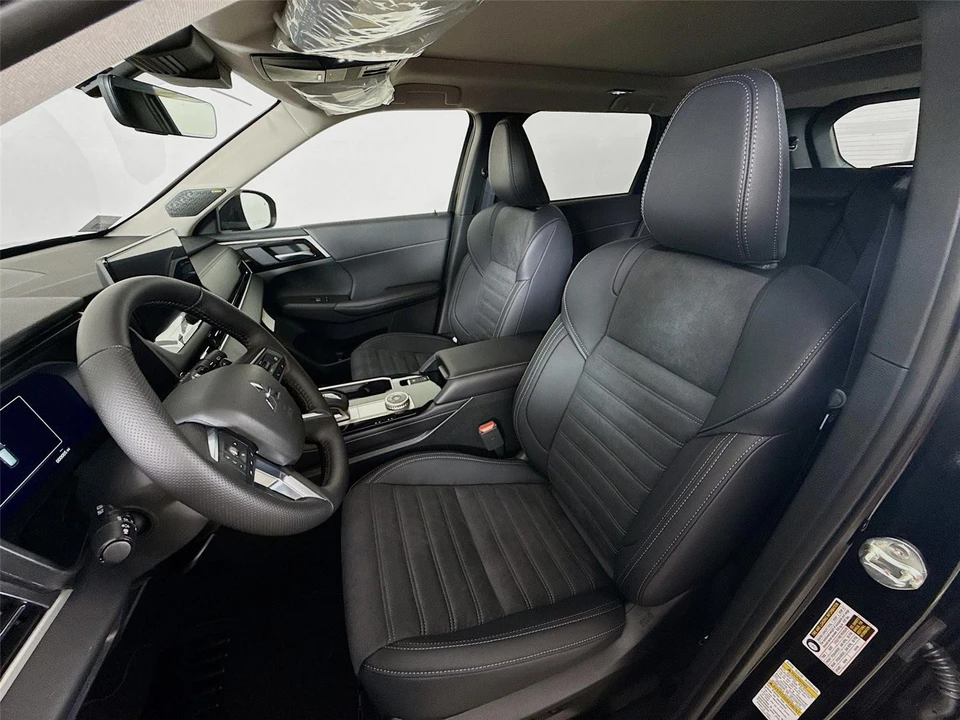2026 Mitsubishi Outlander - Image 18 of 21