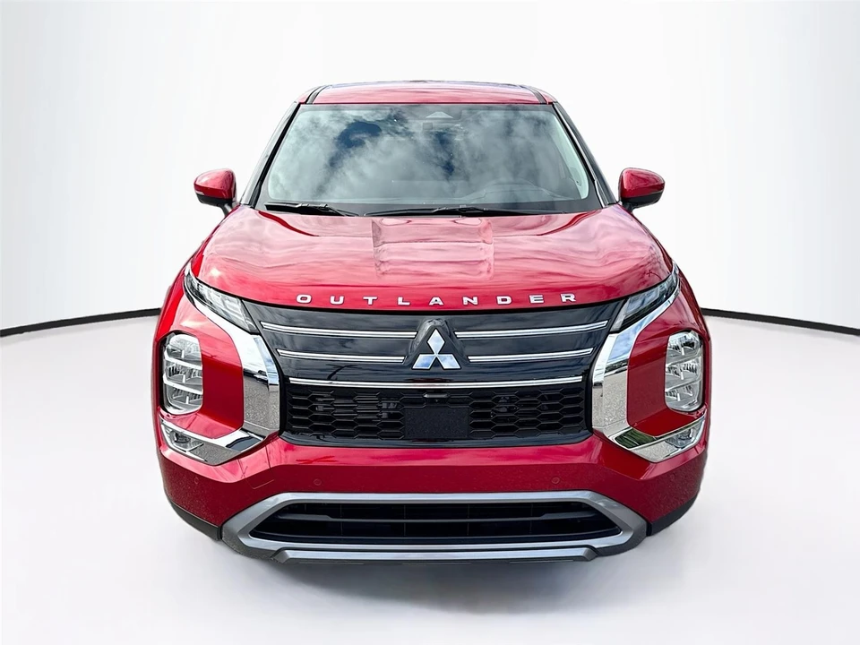 2026 Mitsubishi Outlander - Image 2 of 21