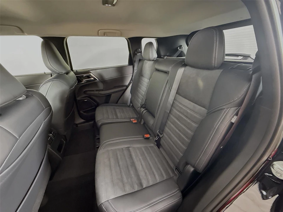 2026 Mitsubishi Outlander - Image 21 of 21