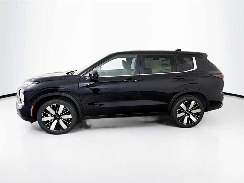2026 Mitsubishi Outlander - Image 4 of 21