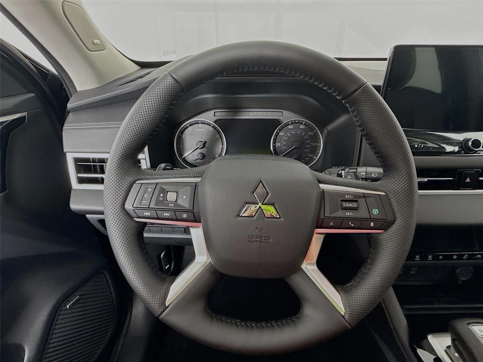 2026 Mitsubishi Outlander - Image 11 of 21