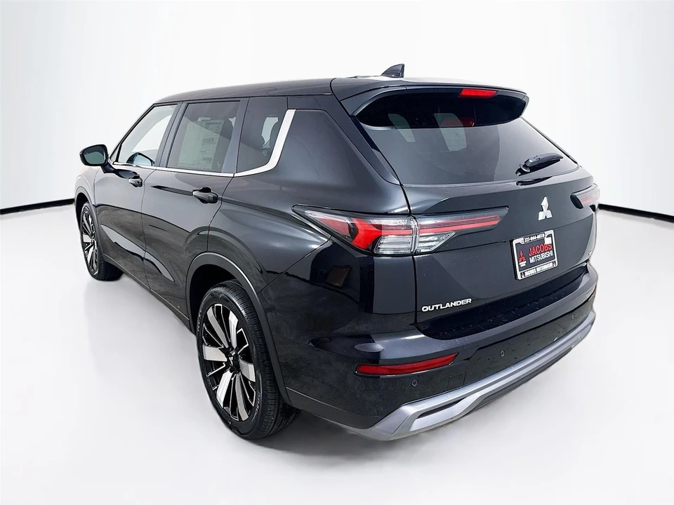 2026 Mitsubishi Outlander - Image 5 of 21