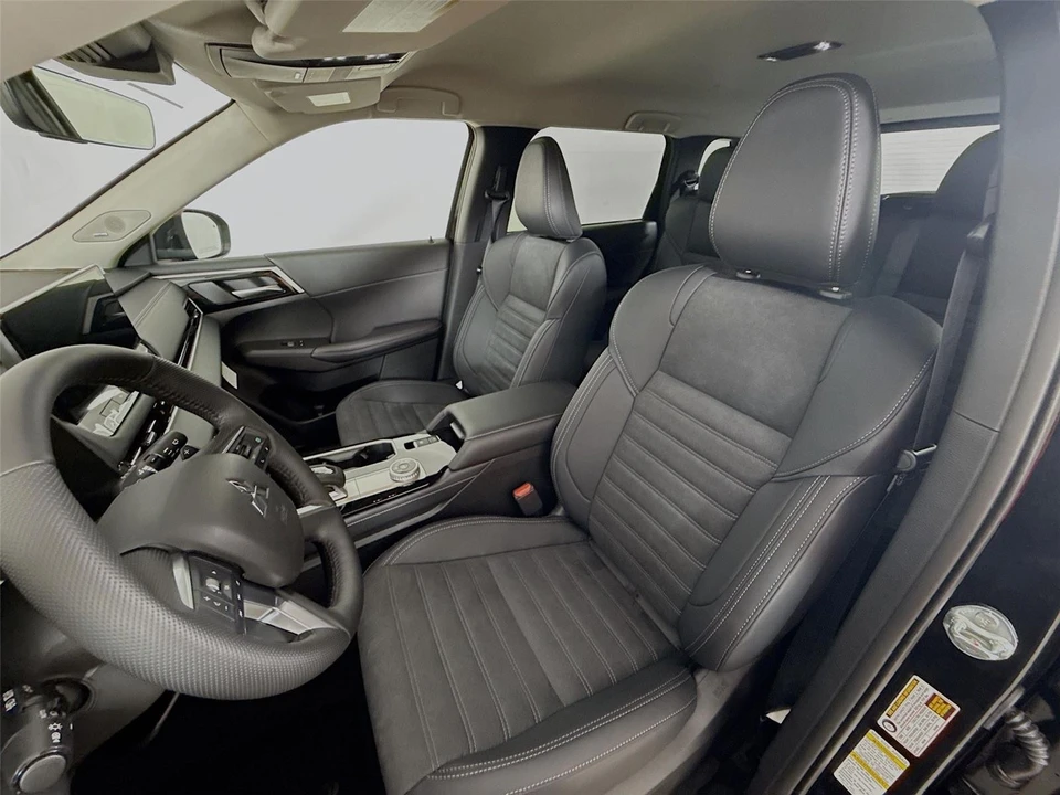 2026 Mitsubishi Outlander - Image 18 of 21