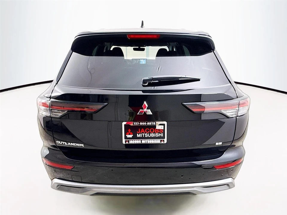 2026 Mitsubishi Outlander - Image 6 of 21