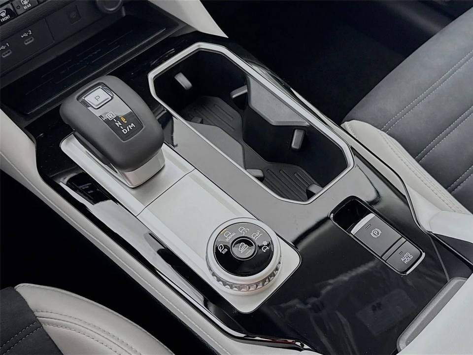 2026 Mitsubishi Outlander - Image 16 of 21