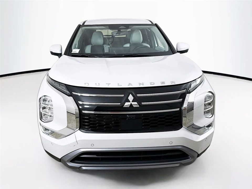 2026 Mitsubishi Outlander - Image 2 of 21