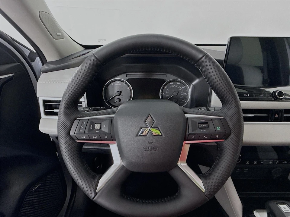 2026 Mitsubishi Outlander - Image 11 of 21