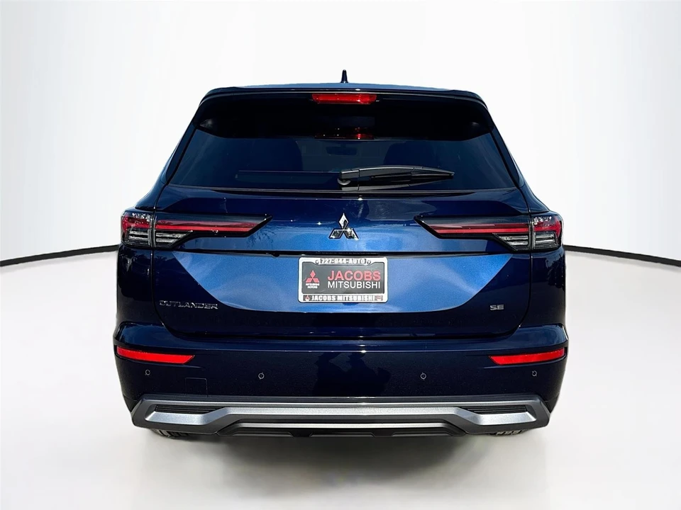 2026 Mitsubishi Outlander - Image 5 of 21