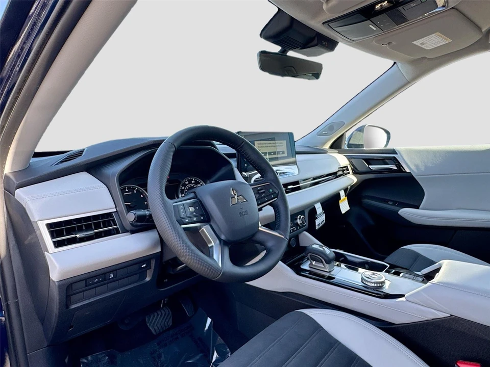 2026 Mitsubishi Outlander - Image 8 of 21