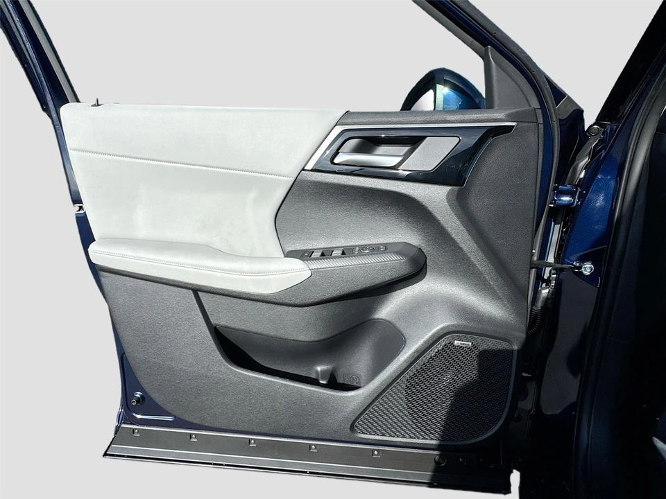 2026 Mitsubishi Outlander - Image 16 of 21