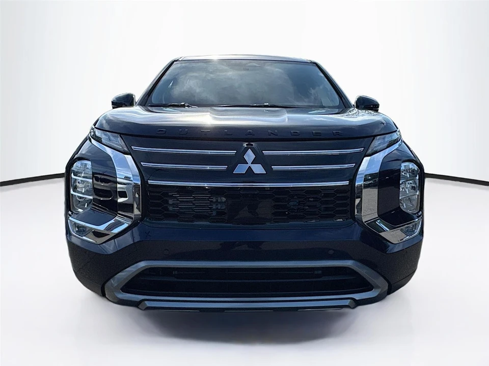 2026 Mitsubishi Outlander - Image 2 of 21