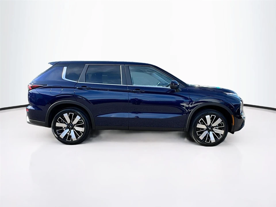 2026 Mitsubishi Outlander - Image 7 of 21
