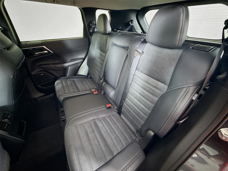 2026 Mitsubishi Outlander - Image 21 of 21
