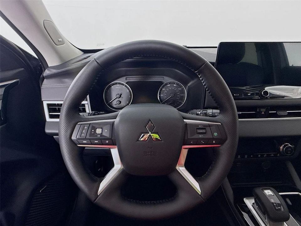 2026 Mitsubishi Outlander - Image 11 of 21