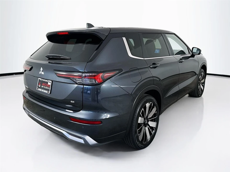 2026 Mitsubishi Outlander - Image 7 of 21