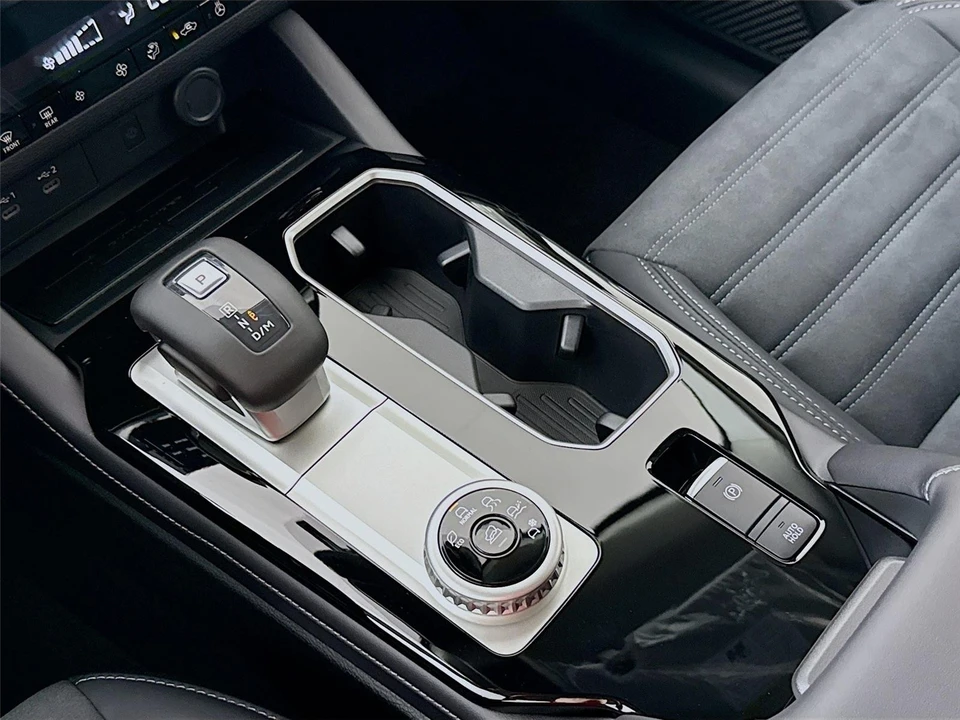 2026 Mitsubishi Outlander - Image 16 of 21