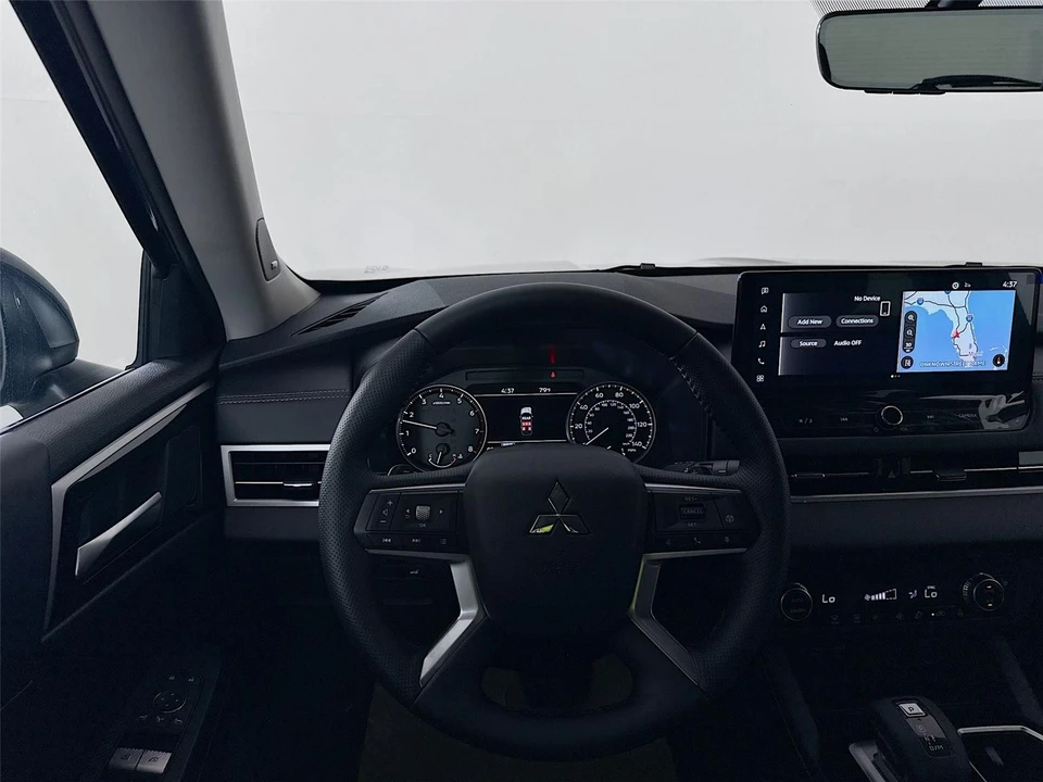 2026 Mitsubishi Outlander - Image 19 of 21
