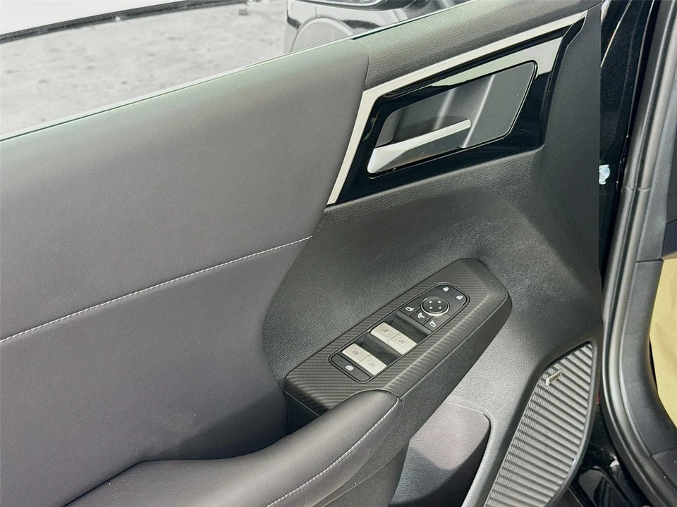 2026 Mitsubishi Outlander - Image 17 of 21