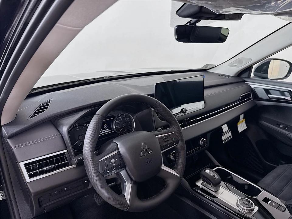 2026 Mitsubishi Outlander - Image 9 of 21