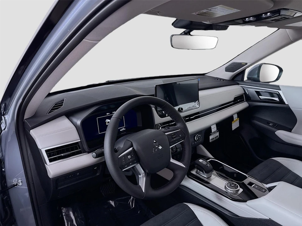 2026 Mitsubishi Outlander - Image 9 of 21
