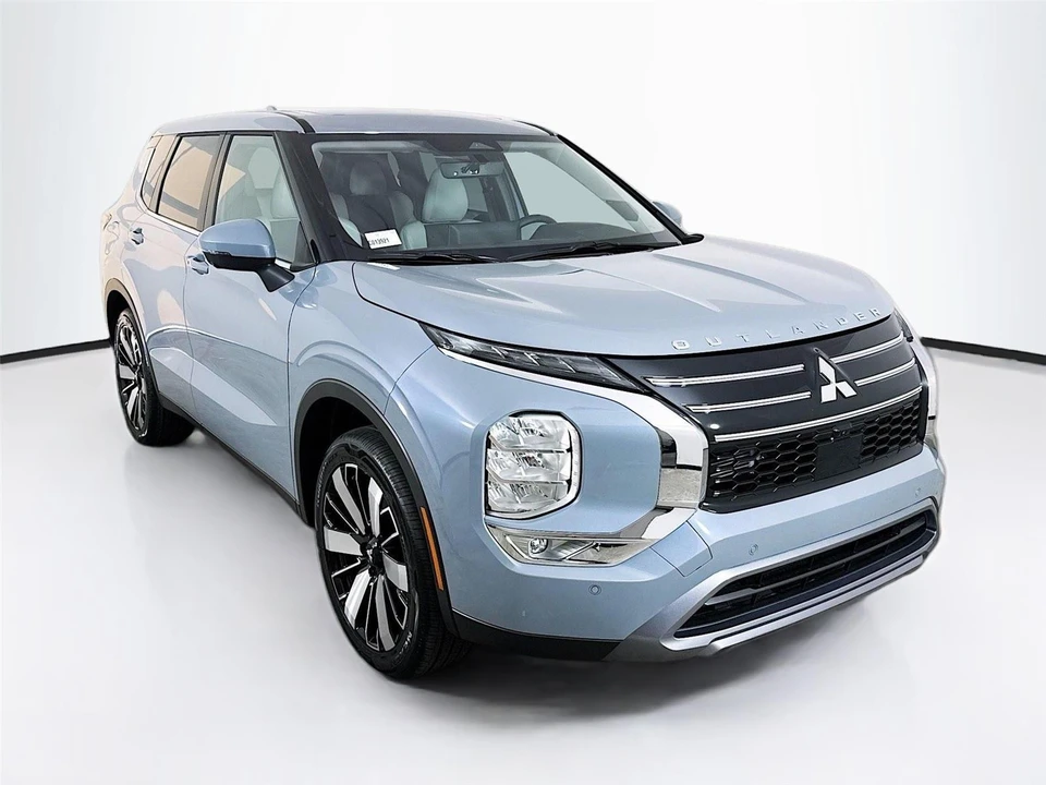 2026 Mitsubishi Outlander - Image 2 of 21