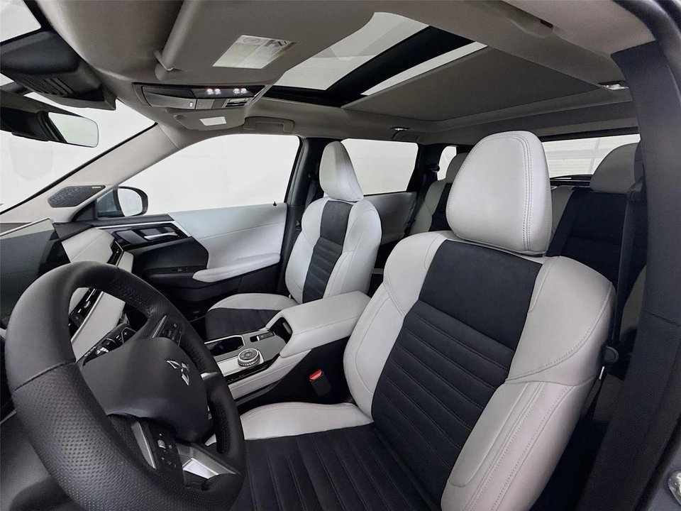 2026 Mitsubishi Outlander - Image 18 of 21