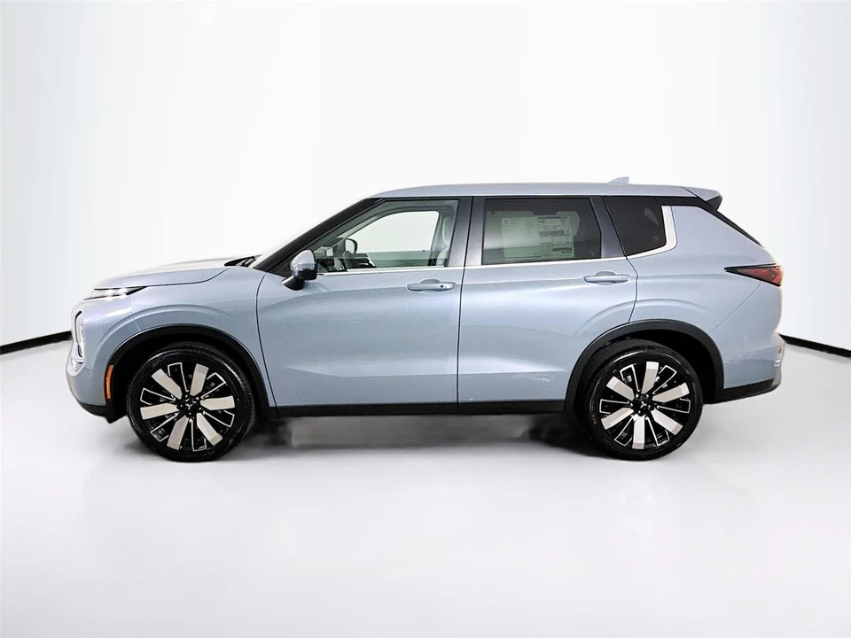 2026 Mitsubishi Outlander - Image 4 of 21