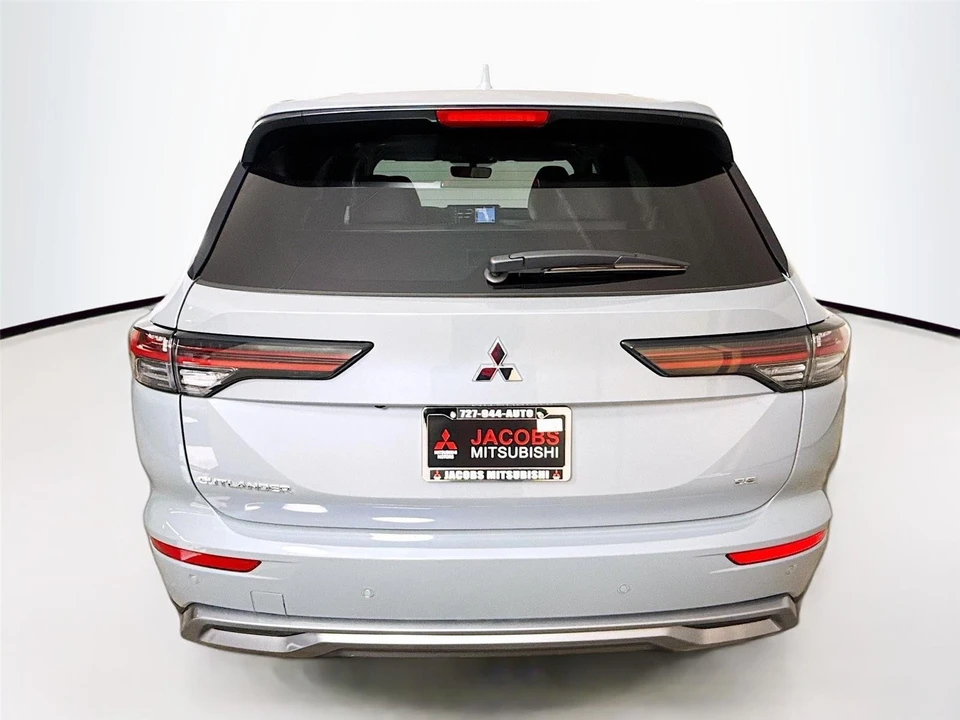 2026 Mitsubishi Outlander - Image 6 of 21