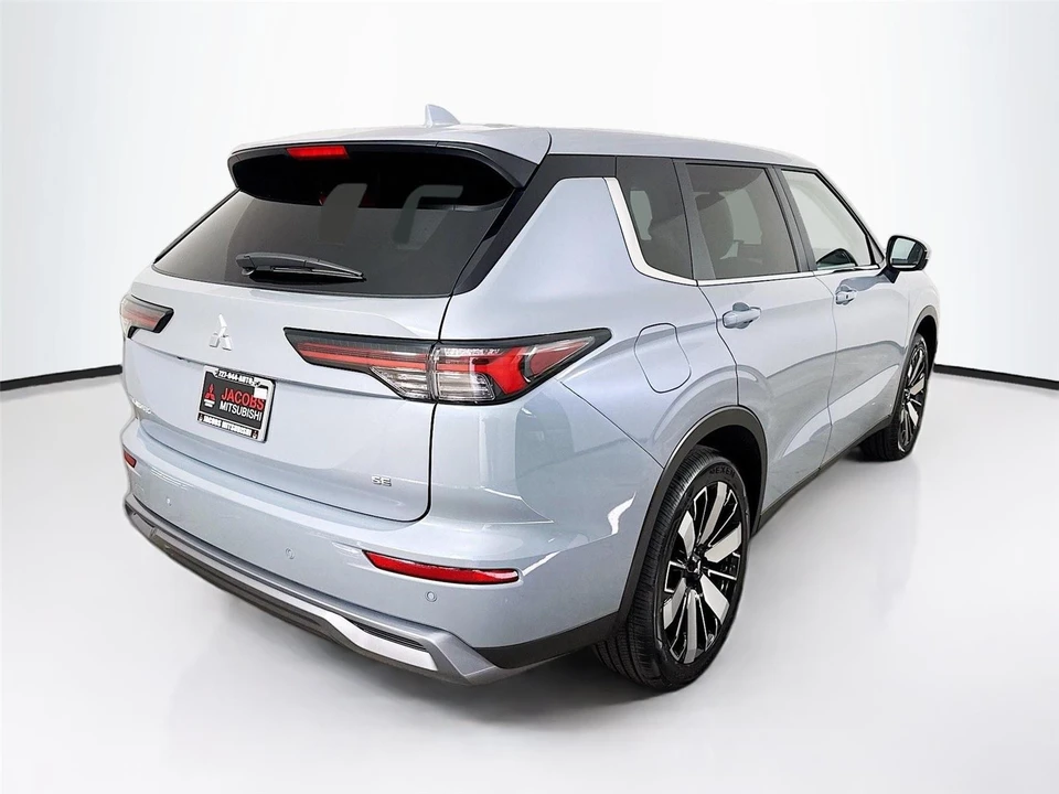2026 Mitsubishi Outlander - Image 7 of 21