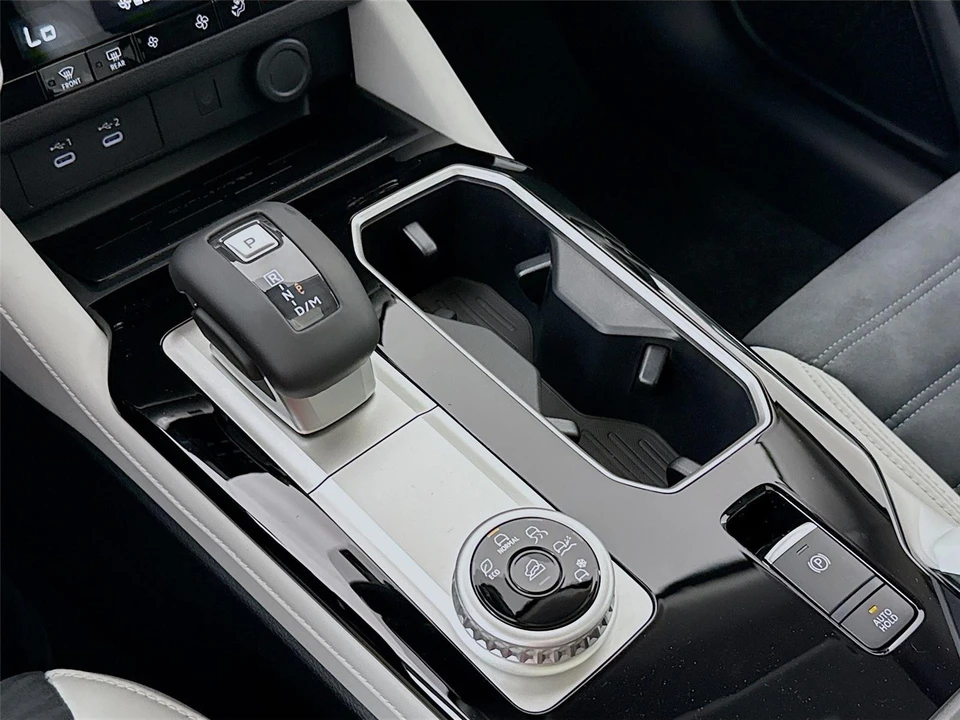 2026 Mitsubishi Outlander - Image 16 of 21