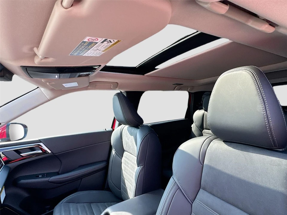 2026 Mitsubishi Outlander - Image 17 of 21
