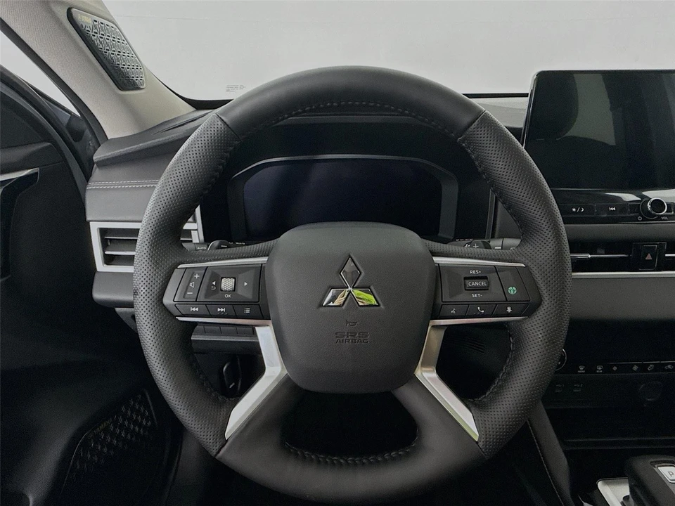 2026 Mitsubishi Outlander - Image 11 of 21