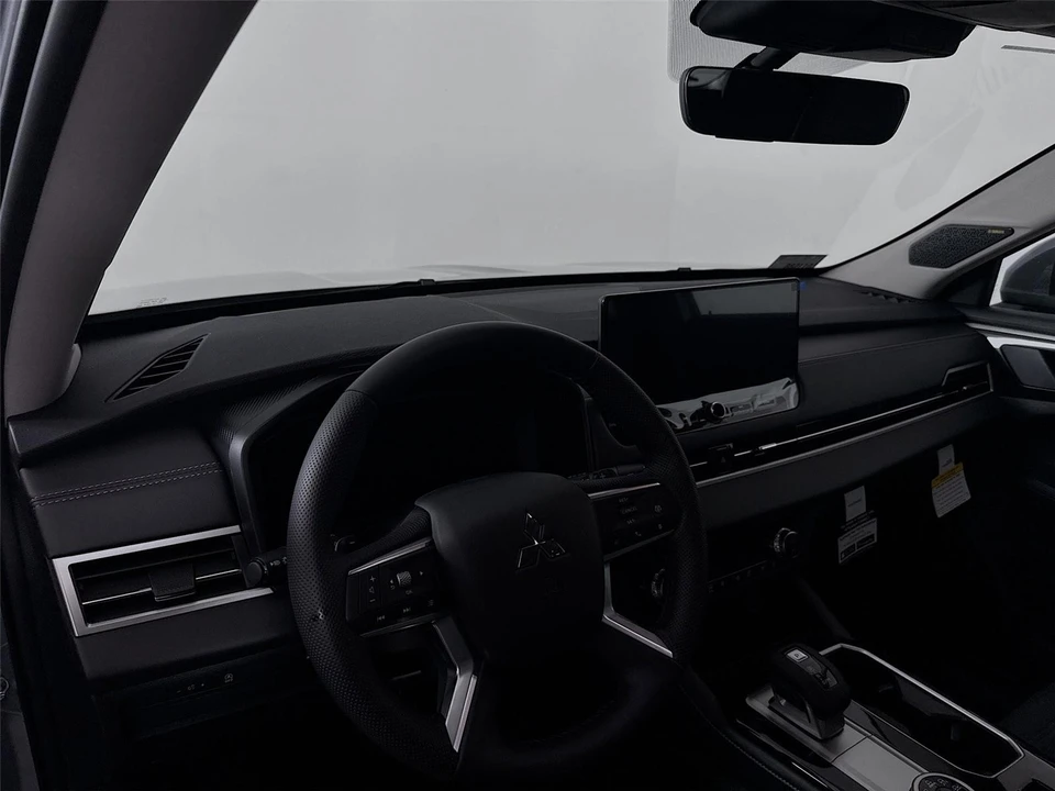 2026 Mitsubishi Outlander - Image 4 of 21